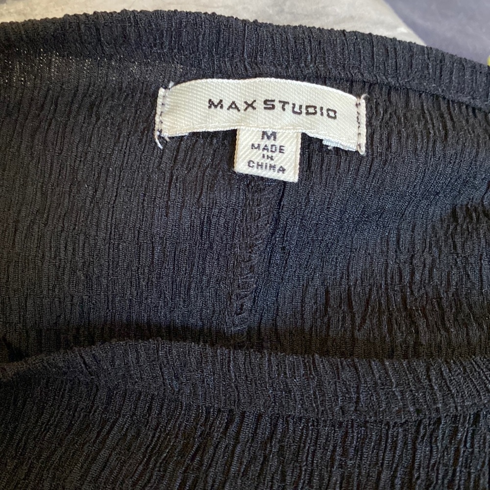 Maxstudio black bubble sleeve top